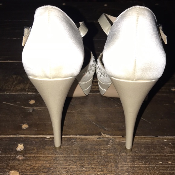 Brianna Leigh Bridal Shoes - Picture 5 of 7